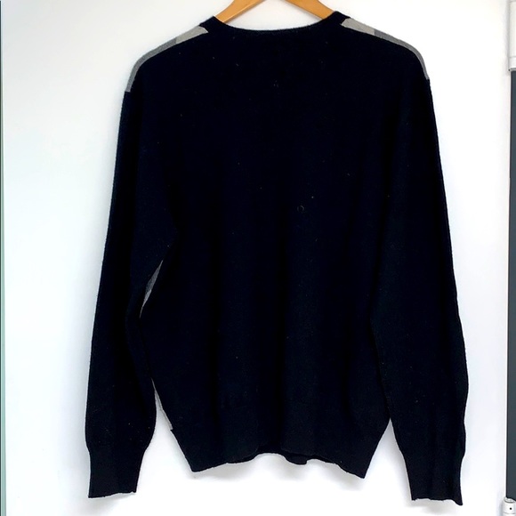 💥TOPS SALE💥 MICHAEL KORS V-NECK SWEATER IN BLACK AND GRAY - Picture 5 of 6